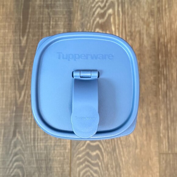 Tupperware Slim Line Pitcher with Strainer - Picture 5 of 15